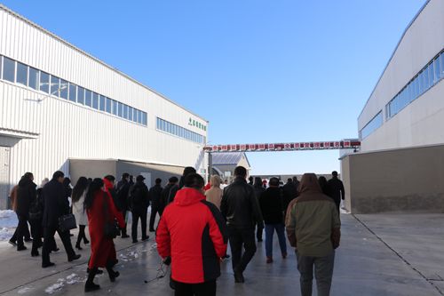 筑夢峰會核心客戶參觀通四方農(nóng)科蘭博士路 筑夢峰會核心客戶參觀通四方農(nóng)科蘭博士路